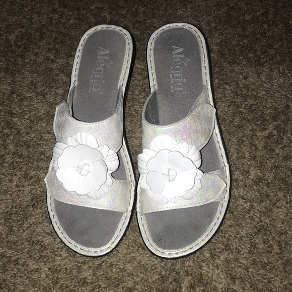 Shoes - Algeria White Sandles